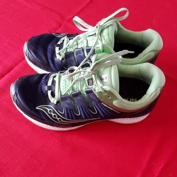saucony triumph 150